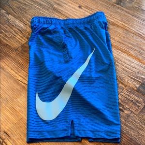 Nike Elite large logo shorts